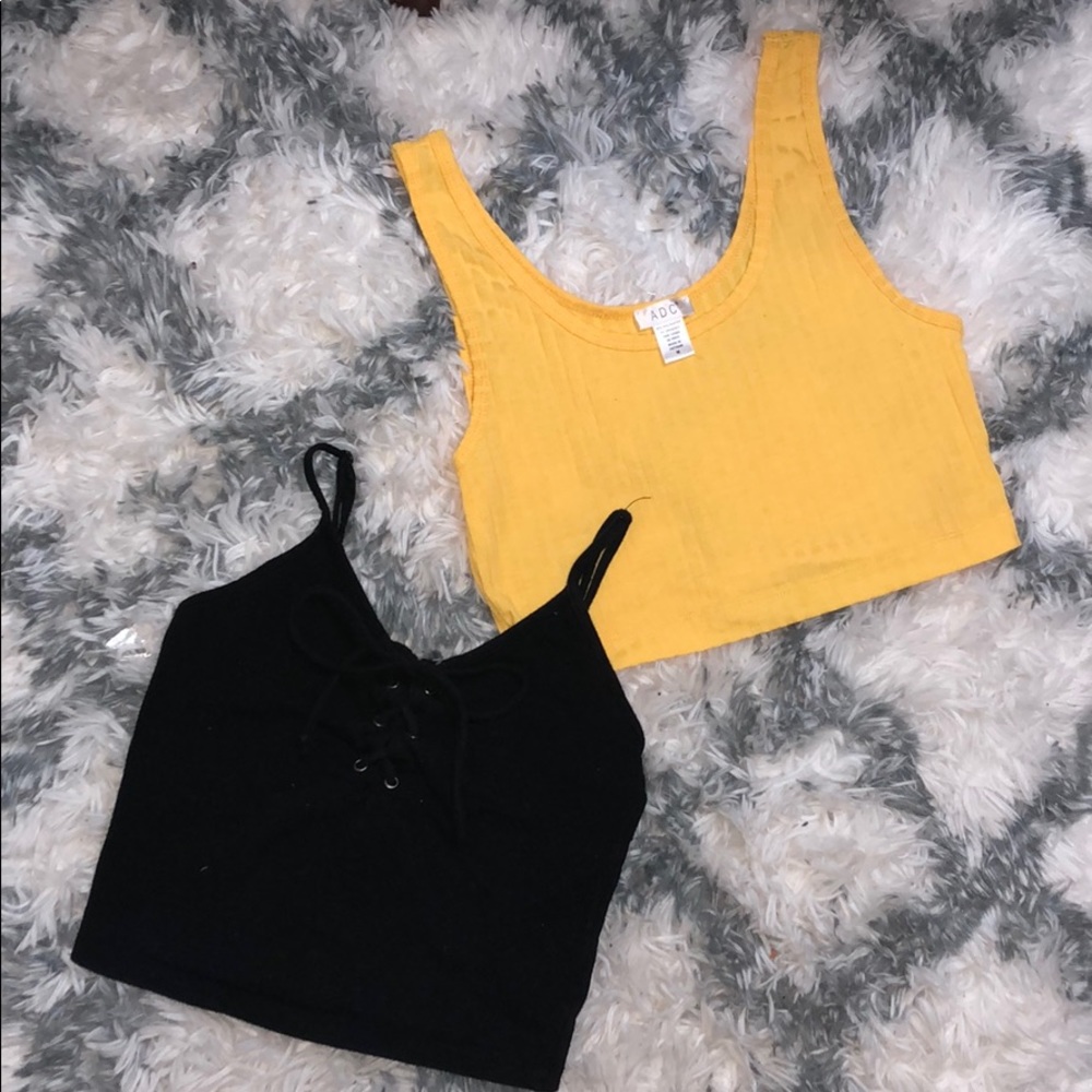 2 crop tops, black & yellow